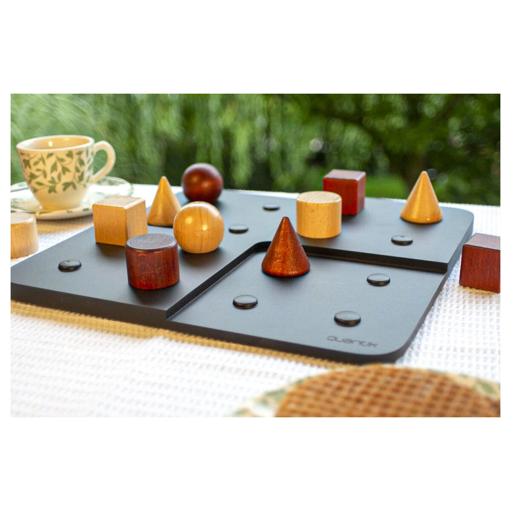 Quantik two player strategy game in play