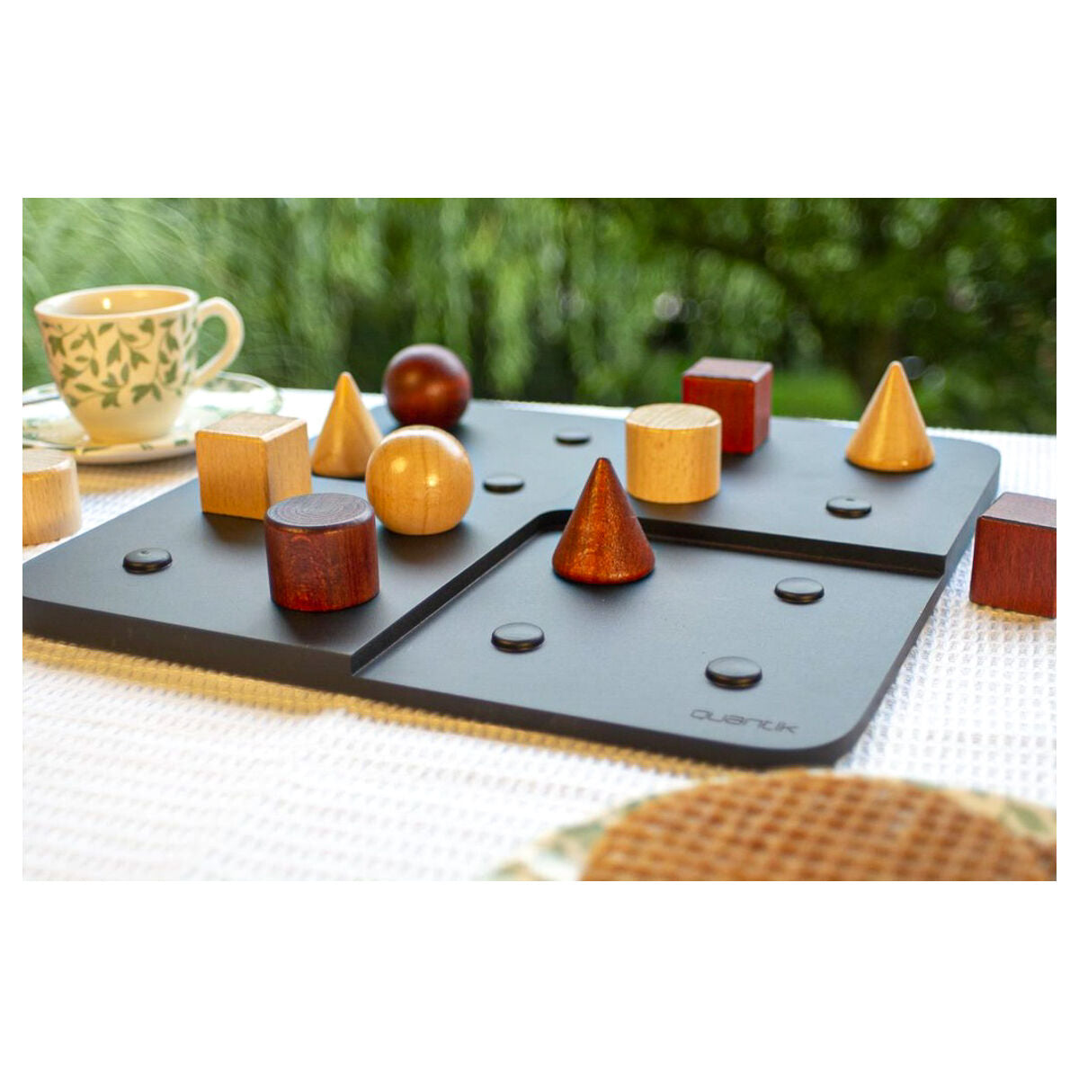 Quantik two player strategy game in play