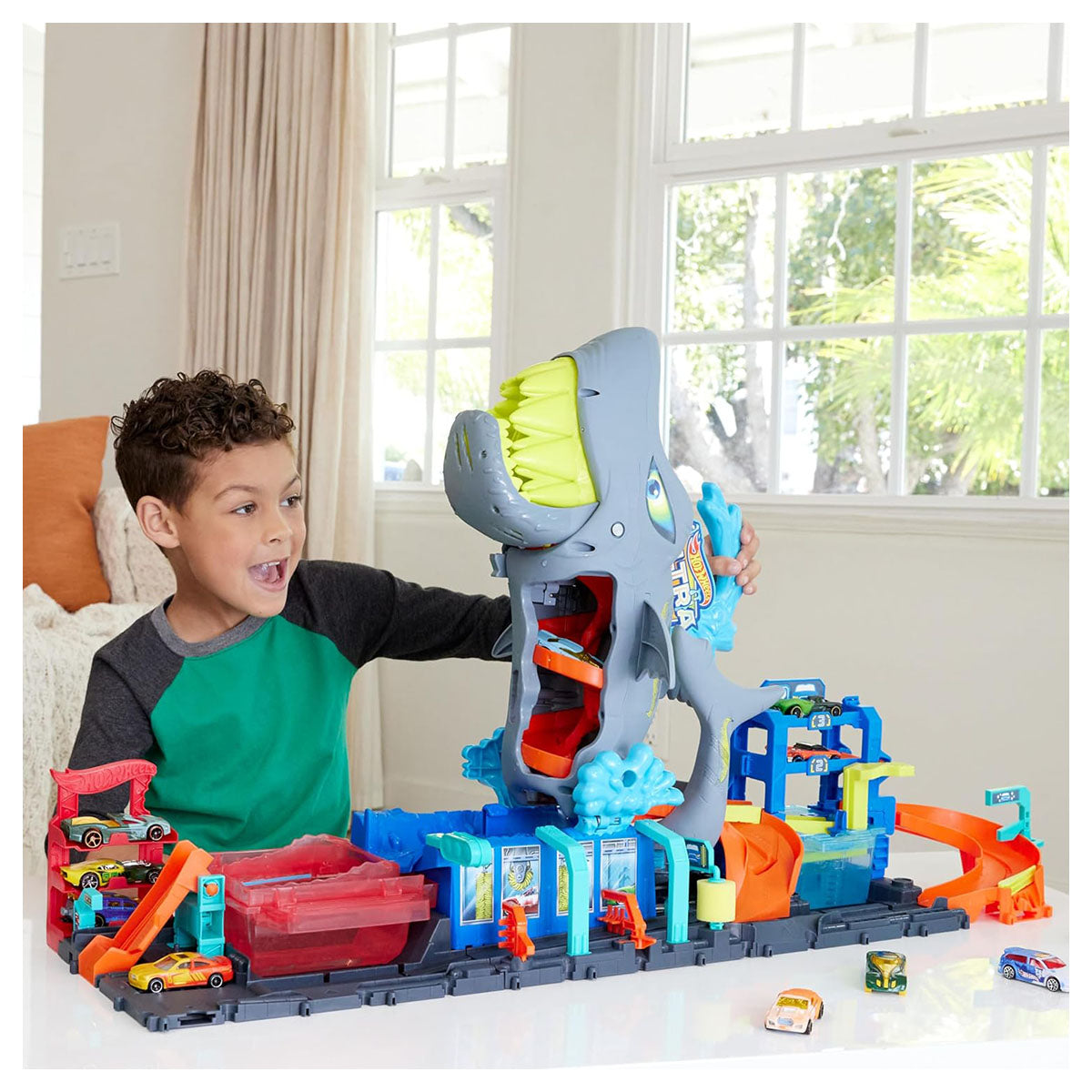 Hot Wheels City Ultra Shark Car Wash Playset
