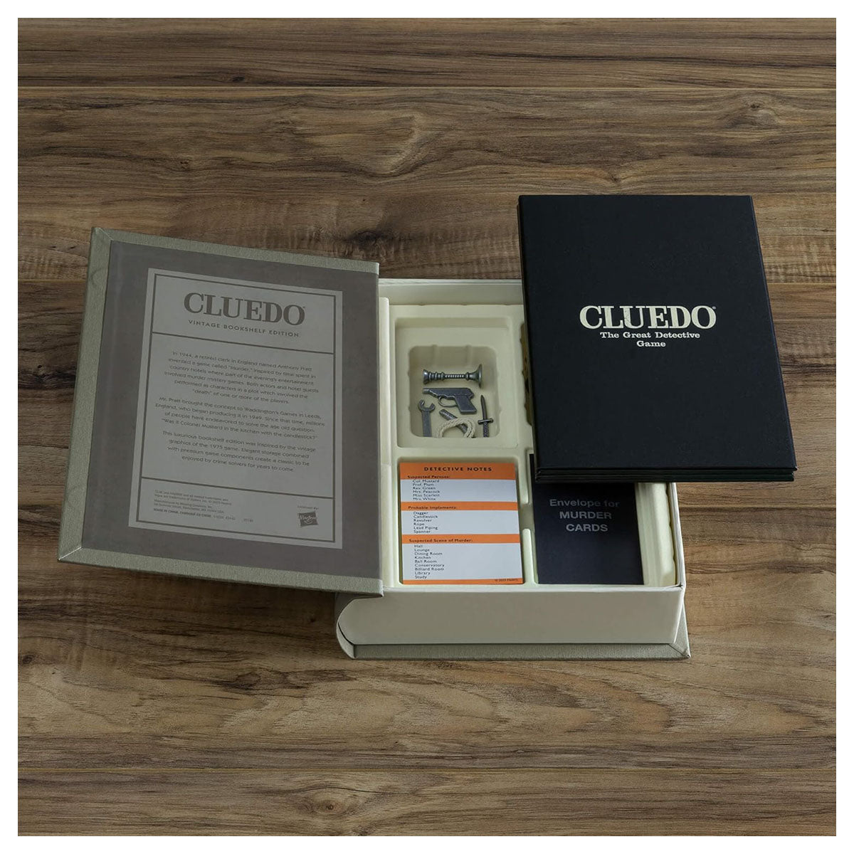 Cluedo Vintage Bookshelf UK Edition