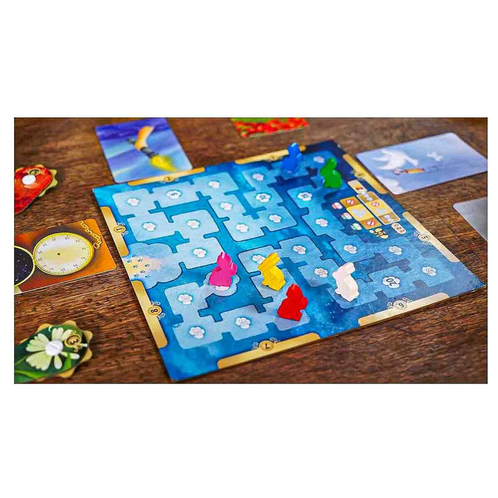 Dixit 2021 card game components