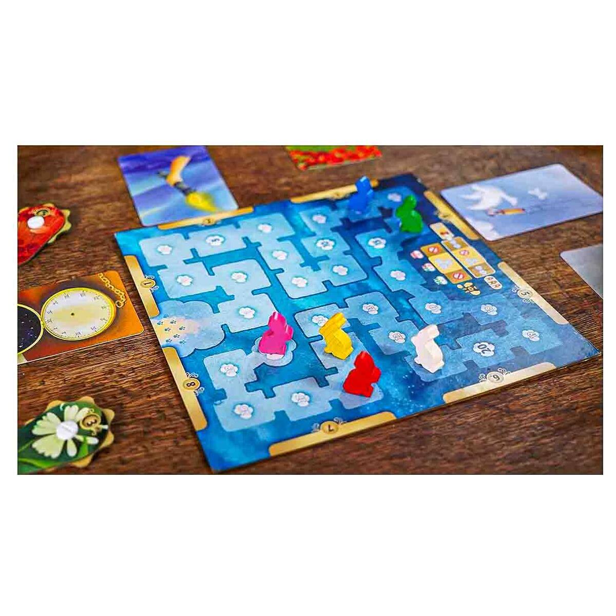 Dixit 2021 card game components