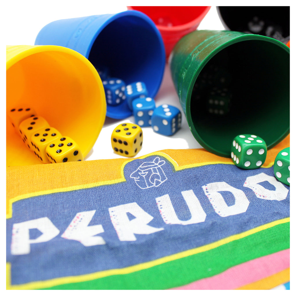 Perudo gameplay dice cups bluff calling game setup