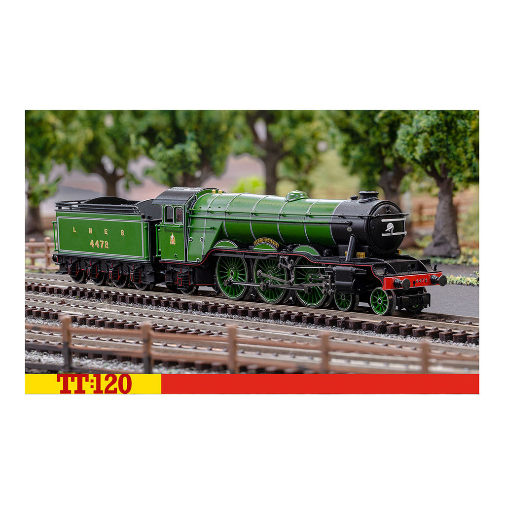 Hornby LNER Class A1 4-6-2 4472 'Flying Scotsman' Train